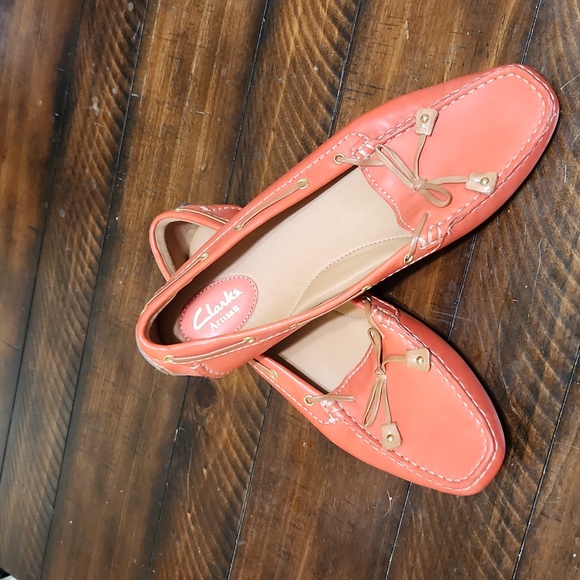 Clark's Artisian Loafers - Picture 2 of 3